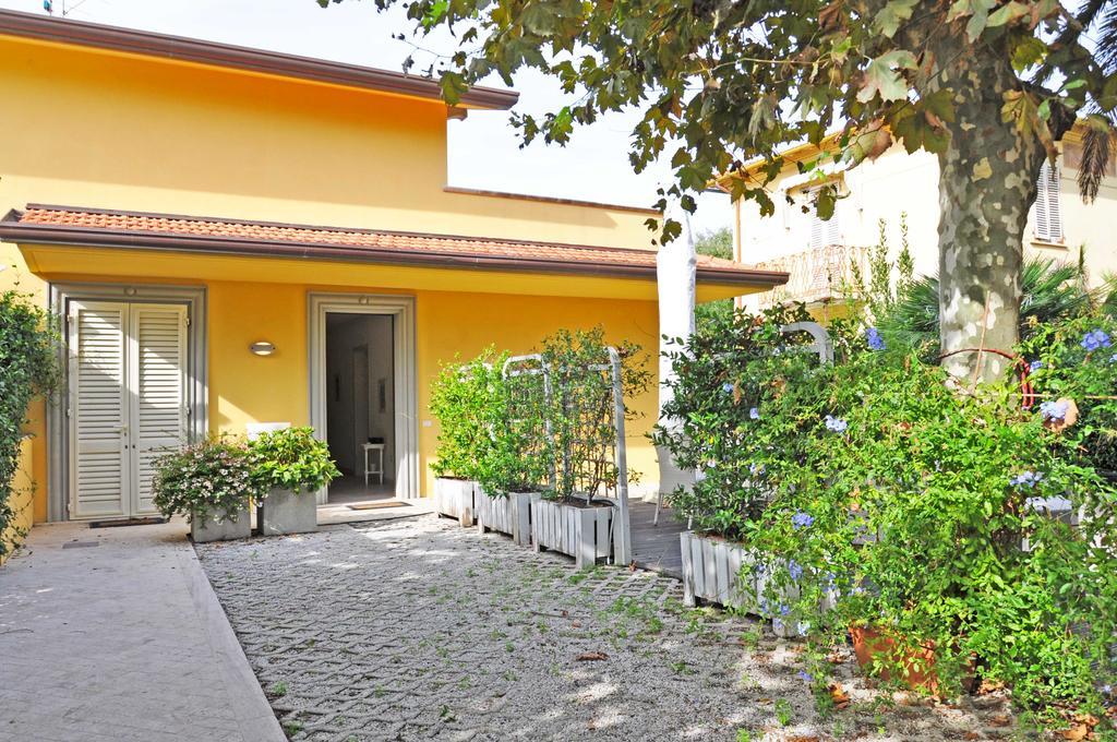 Holiday Apartments Fiumetto Marina di Pietrasanta Luaran gambar